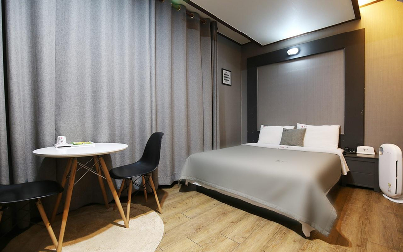 Bedroom 2, Yeongdong 32 Days, Yeongdong