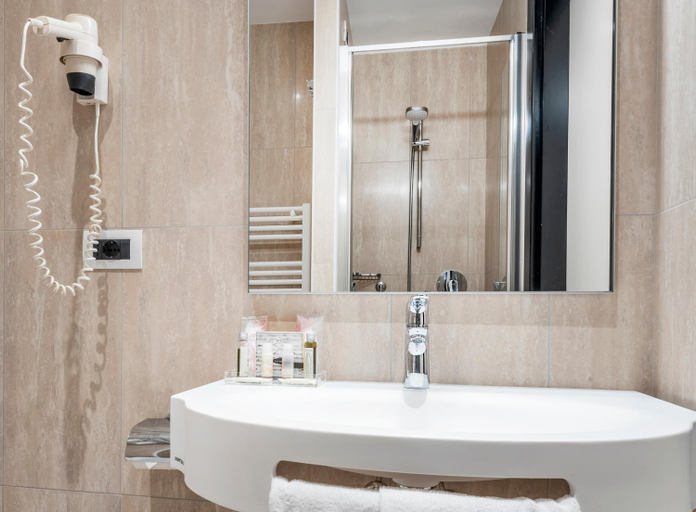 Bathroom 4, Hotel Asnigo, Como