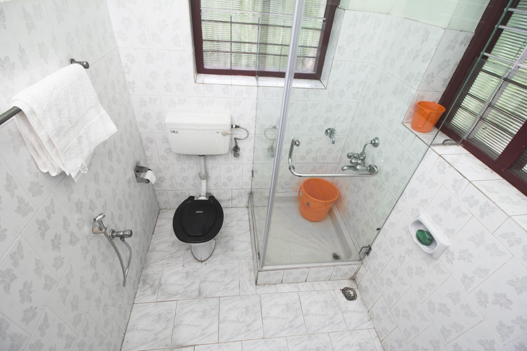 Bathroom 2, Lake County Heritage Home, Ernakulam