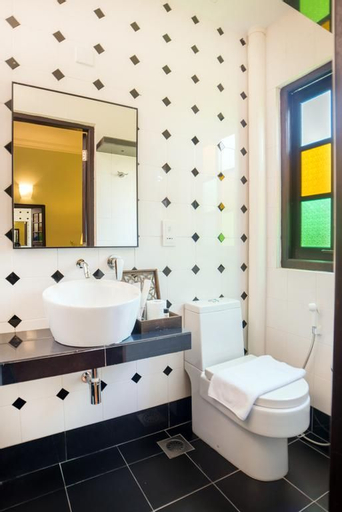 Bathroom 22