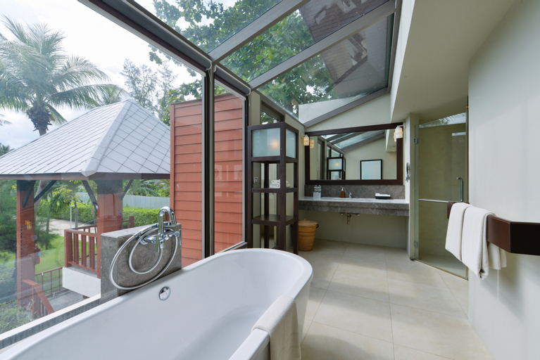 Bathroom 9