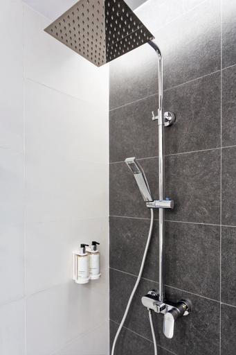 Bathroom 4, B&B Hotel Murcia, Murcia