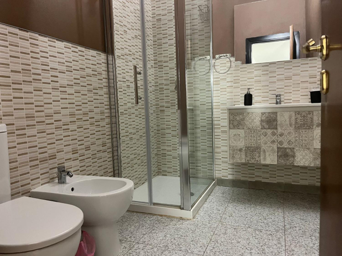 Bathroom 7