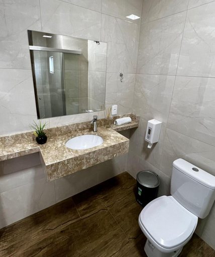 Bathroom 3, Nantes Executive Hotel, Pitanga