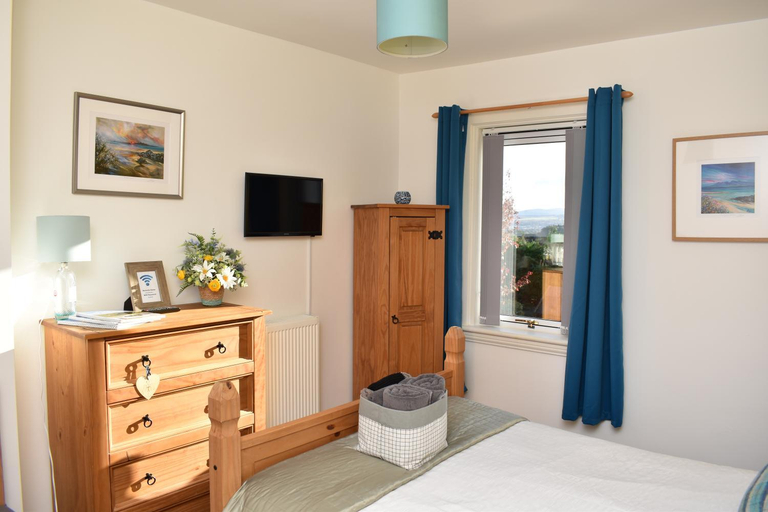 Bedroom 2, Lycia Rooms +, Highland