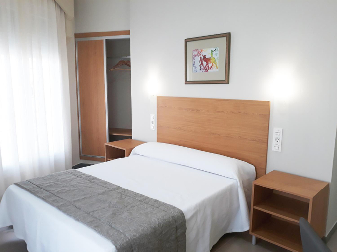 Others 5, Hostal Montemayor, Huelva