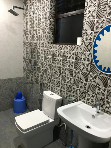 Bathroom 2, Leisure Cottages, North Goa
