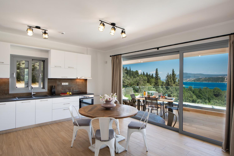 Others 4, Aspasia's mansion, Ionian Islands
