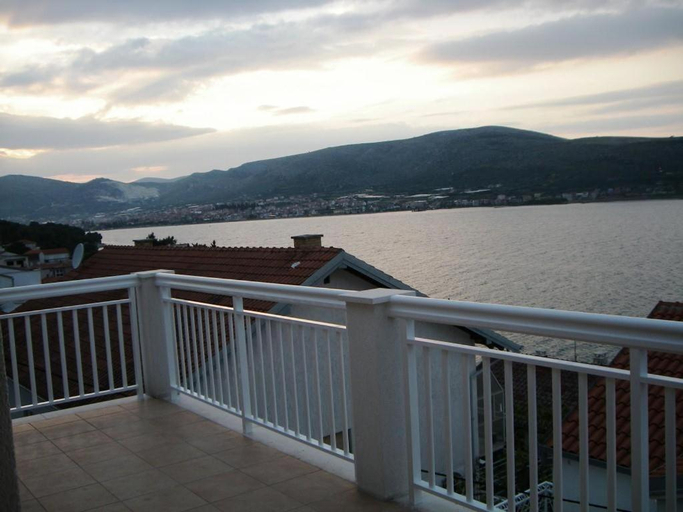 Others 4, Apartments Nena - Trogir, Trogir