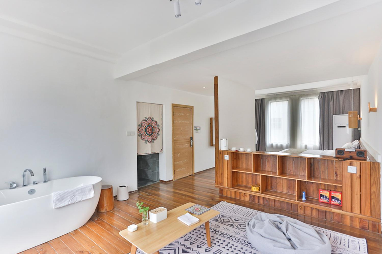 Bathroom 4, Purespace --2nights 1pick-up&trip tickets&5min to park gate, Zhangjiajie