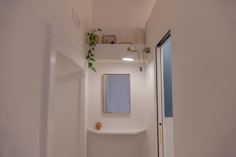 Others 4, Interno21, Napoli