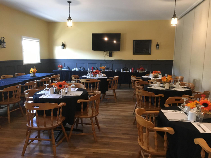 Food & Drinks, Arnold's Cove Inn, Division No. 1