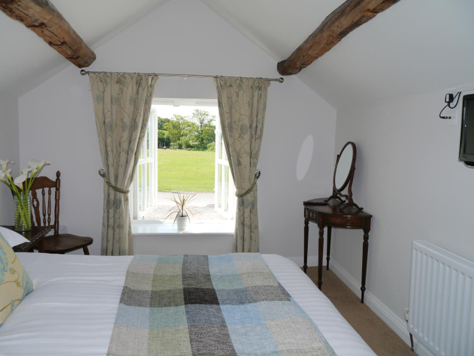 Others 5, The Garway Moon Inn, Herefordshire