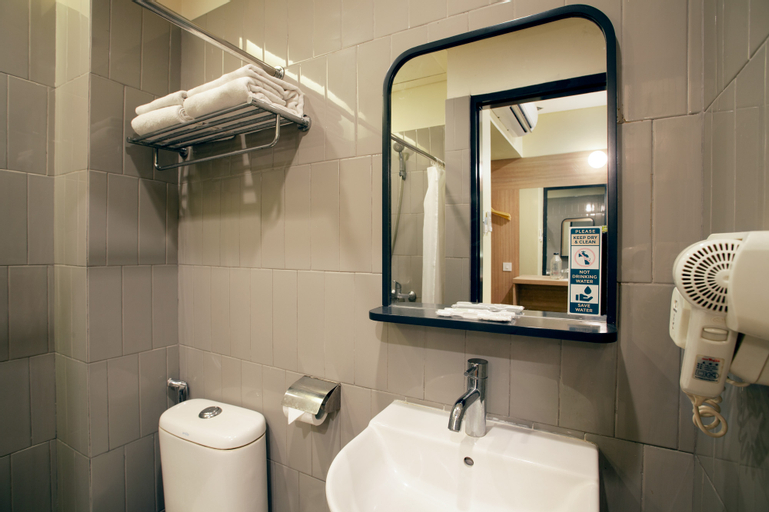 Bathroom 4
