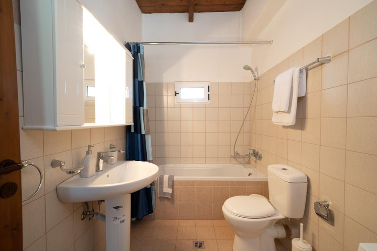 3, Stone Villa Eriphyle ,private with sunset view!!, Ionian Islands