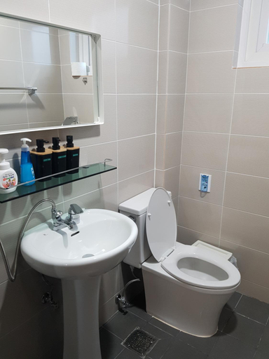 Bathroom 5, Sokcho Hutte Guesthouse, Goseong