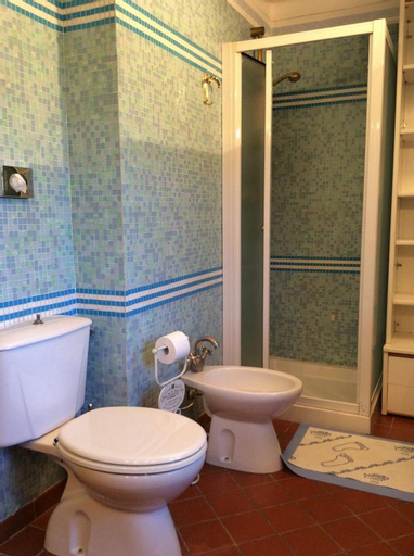 Bathroom 7