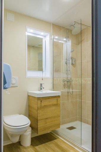 Bathroom, Hotel De La Seine, Seine-Maritime