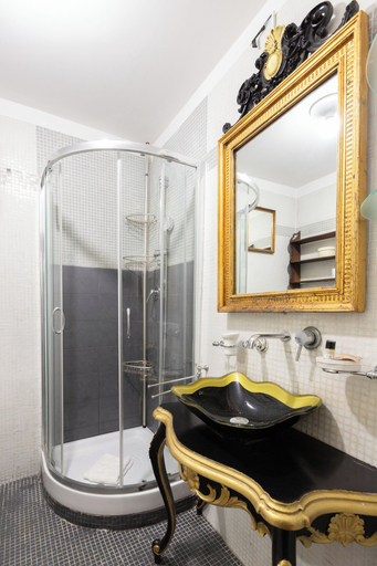 Bathroom 2, Elegant apartment in Trastevere- Bolognese 45, Roma