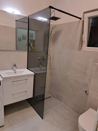 Bathroom 2, Zefir Apartments, Premantura