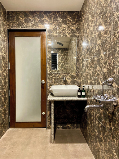 Bathroom 3, Grace MORJIM, North Goa