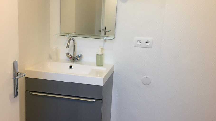 Bathroom 9