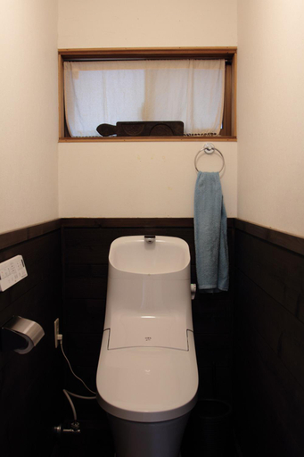 Bathroom 2, Little Bird Inn 旧Minato Guesthouse, Sakaiminato