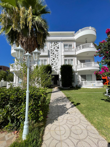 Exterior 3