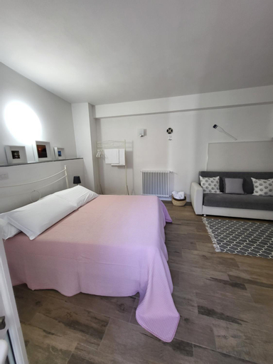 Bedroom 8