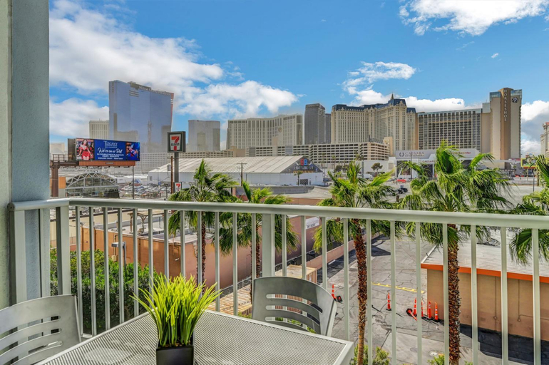 Others 5, Royal Oasis Suite at Platinum Hotel-Strip Views, Clark
