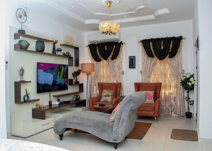 Others 5, Kiki's Home and Apartments, Shagamu