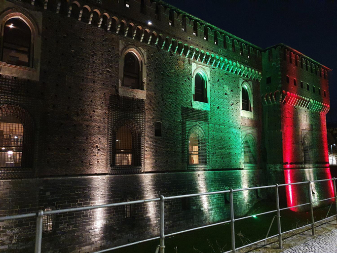 S.Ambrogio Square, Milano