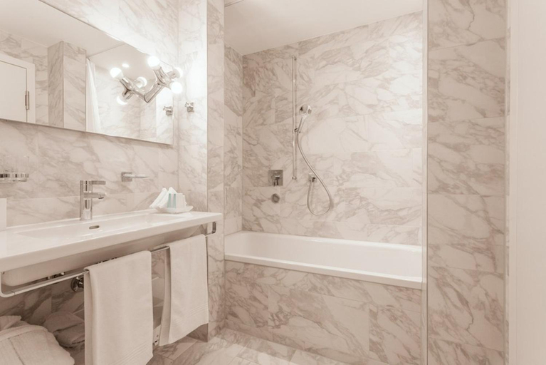 Bathroom 7