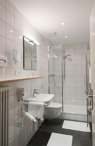 Bathroom 4