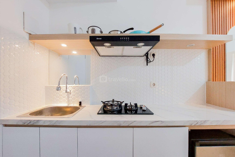Others 5, Modern Look Studio Urbantown Serpong By Travelio, South Tangerang