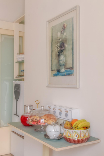 Others 4, L'ARENA B&B, Caserta