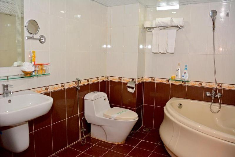 Bathroom 13