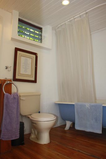Bathroom, Casa KoKopelli, Santa Elena