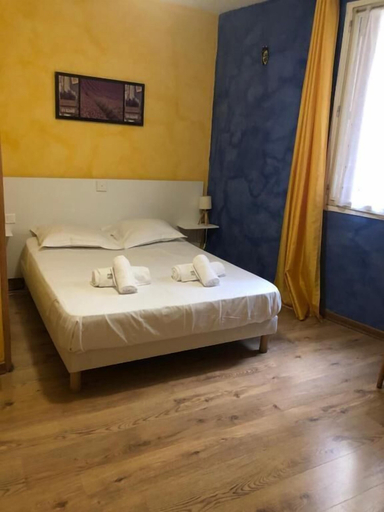 Bedroom 2, hotel francois 1er, Alpes-de-Haute-Provence
