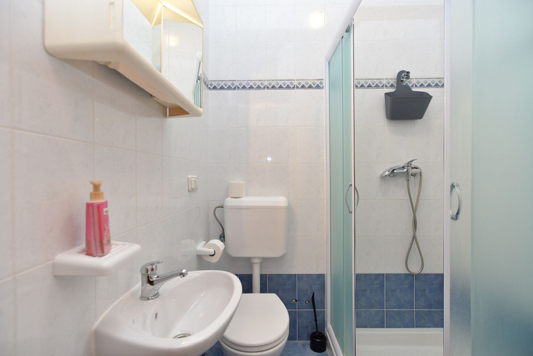 Bathroom 3, Apartments 2224, Rovinj