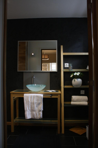 Bathroom 17