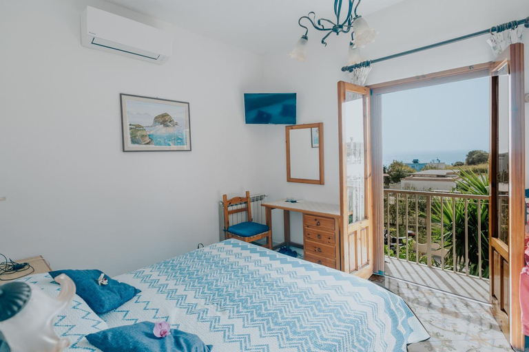 Bedroom 2, HOTEL CASA GIUSEPPINA, Napoli