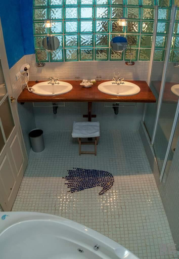 Bathroom 3, Posada torre del milano, Cantabria