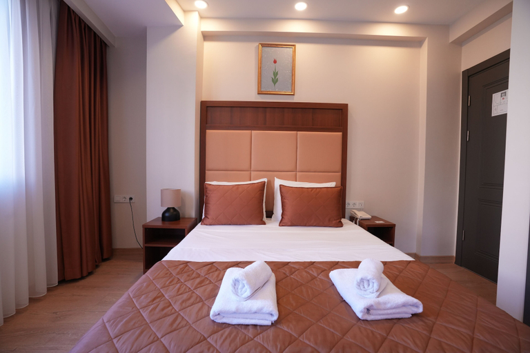 Bedroom 4, Keeper, Fatih