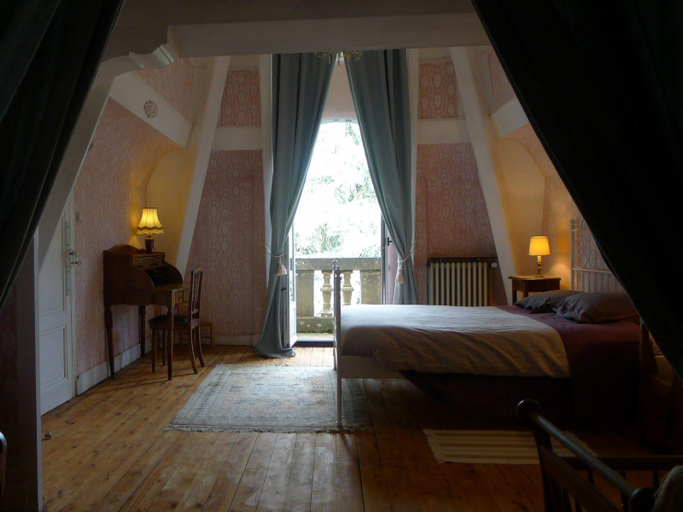 Bedroom 2, Le Manoir, Rhône