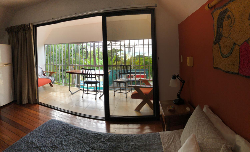 Others 3, Cockatoo Studio Apartments, Aguirre
