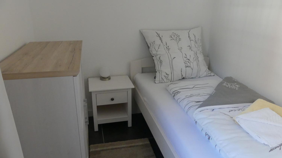 Bedroom 4, Hotel Zum Bohmegrund, Heidekreis