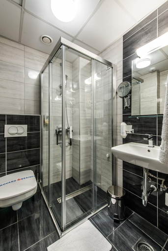 Bathroom, Hotel Fontana, Vrnjačka Banja