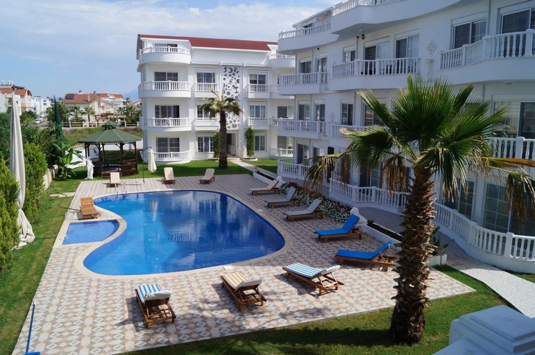 Exterior 5