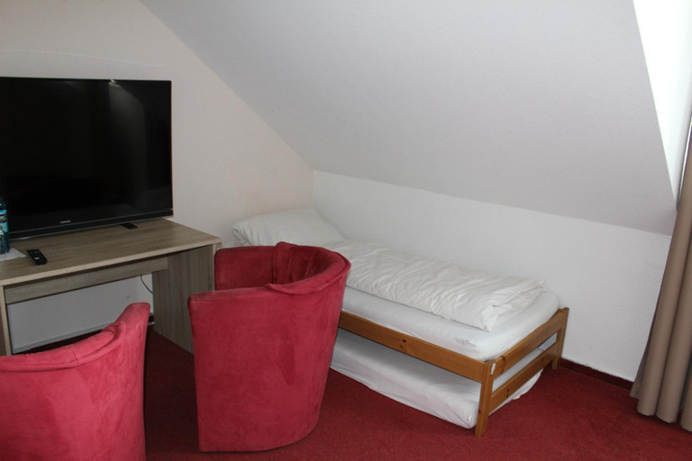 Bedroom 2, Hotel Gardenia, Gießen